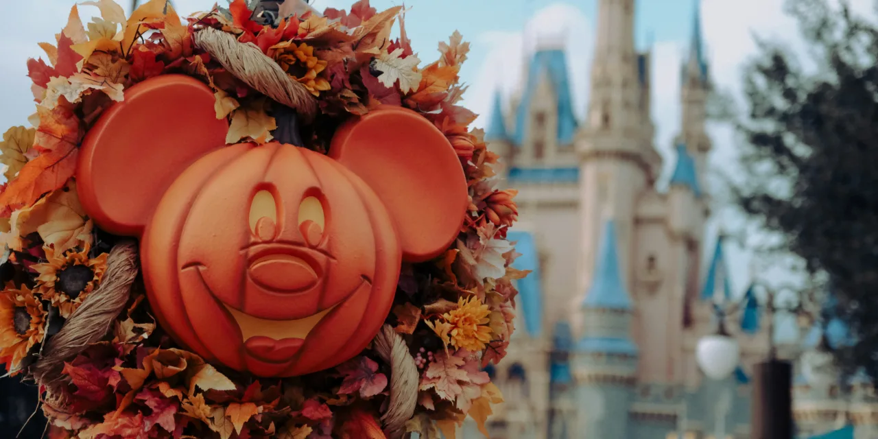 Must-Watch👀30  Disney Halloween Movies: 🎃 Adventures and Spooky Delights!